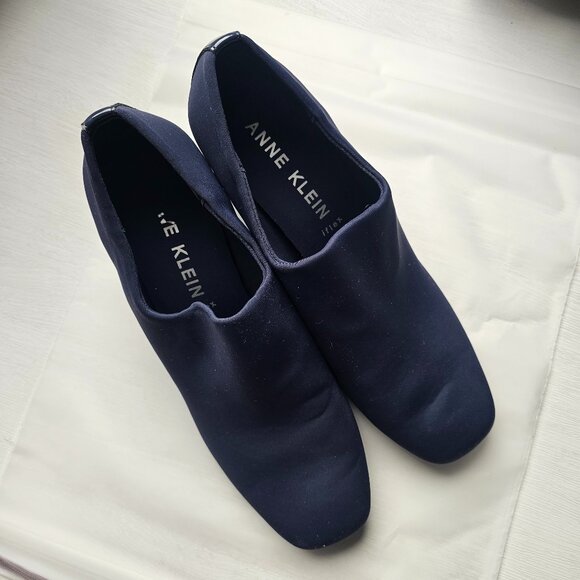 ANNE KLEIN Treena Pump In Navy SZ 6.5M Used - Picture 1 of 5